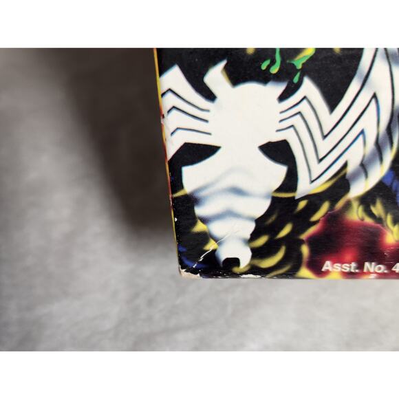 Toy Biz Vintage 10" She-Hulk Poseable Figure W/ Accessory Marvel 1997 Sealed - Picture 8 of 8